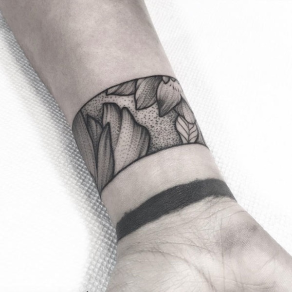 Cool Wrist Tattoos Design and Ideas For Men & Women